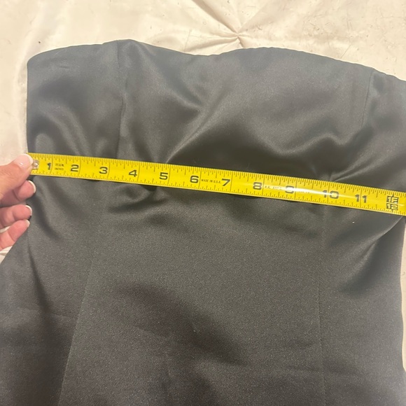 Nicole Miller Black Strapless Evening Gown - Picture 7 of 9